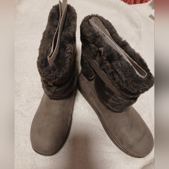 Gbyguess Shoes - Elegant Fur-Lined Women's Winter Boots